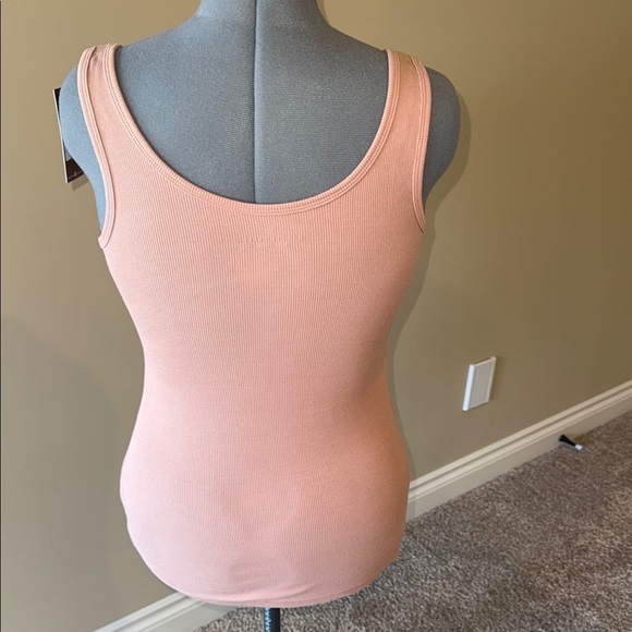 Denver Hayes Peach Fitted Ribbed Sleeveless Tank Top - Picture 3 of 8